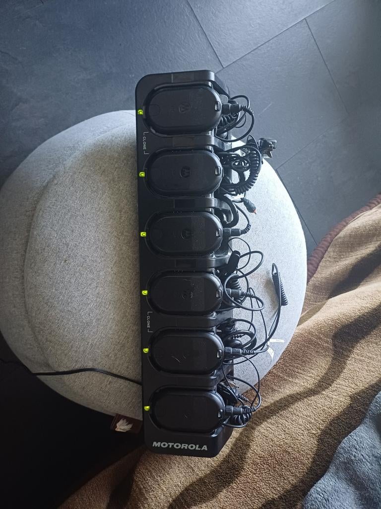 Motorola Multi-Unit Lader voor Portofoons (6-voudig), Ophalen of Verzenden, Gebruikt, Toebehoren