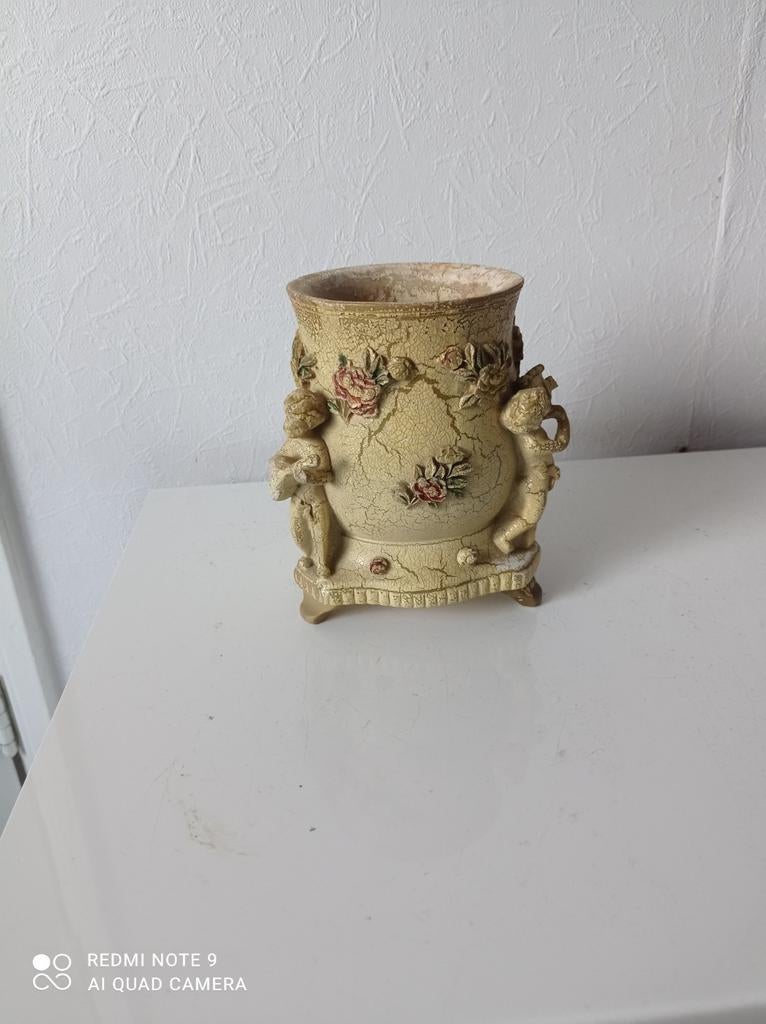 "Vaas in Venetiaanse stijl... Uitstekende staat,
Italiaanse, Overige kleuren, Aardewerk of Porselein, Ophalen of Verzenden, Zo goed als nieuw