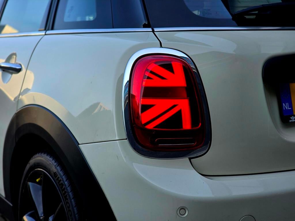 Mini 5-deurs 1.5 2019 dealer onderh. Keyless|Carplay|LED, Auto's, Mini, Voorwielaandrijving, Leder en Stof, Wit, Handgeschakeld
