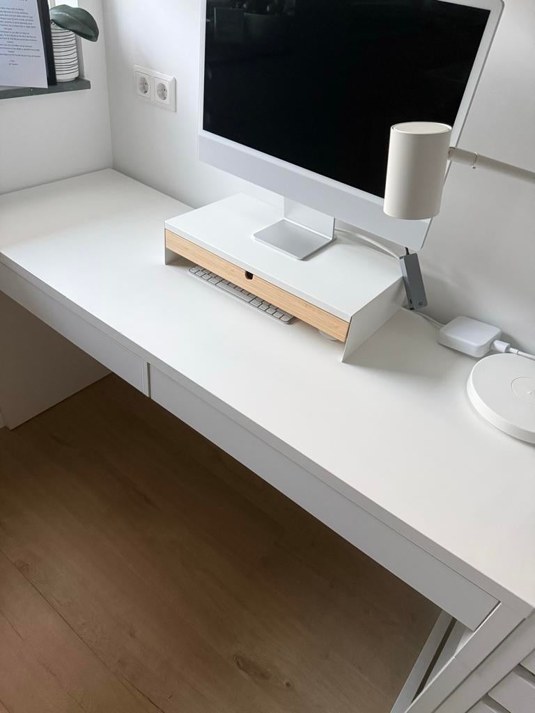 IKEA Micke Bureau Wit 142x50 cm met Lades, Huis en Inrichting, Bureaus, Ophalen, Gebruikt, Met lades, Spaanplaat of MDF