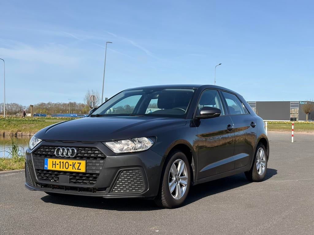 Audi A1 25 Tfsi 95pk 2020 Grijs, Auto's, Audi, Stof, A1, 95 pk, 49 €/maand