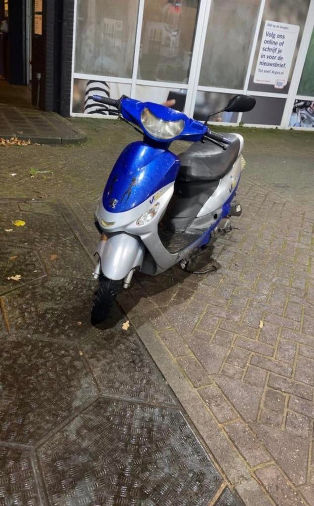 Gezocht scooter, Ophalen of Verzenden, Zo goed als nieuw, Benzine