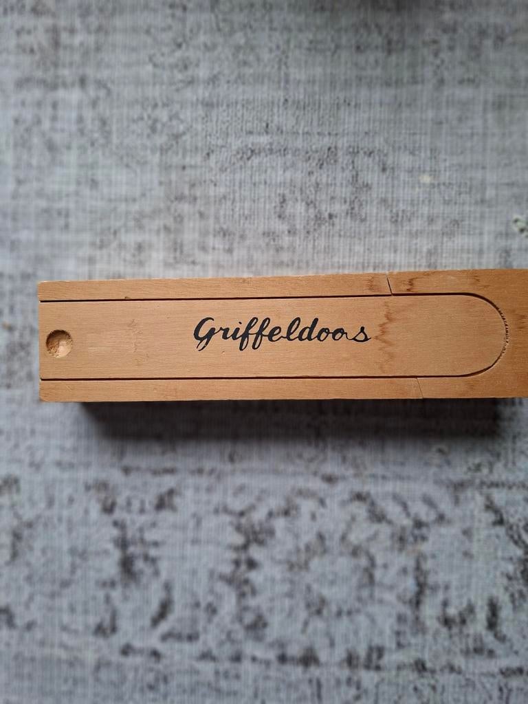 Griffeldoos, Ophalen of Verzenden, Zo goed als nieuw, Overige typen