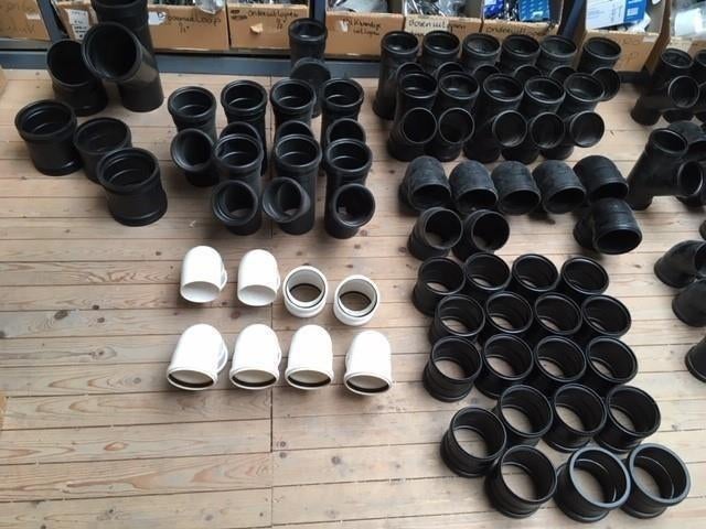 153. Partij PP binnenriolering hulpstukken, Huis en Inrichting, Ophalen of Verzenden, Nieuw, Zwart, Handdoek