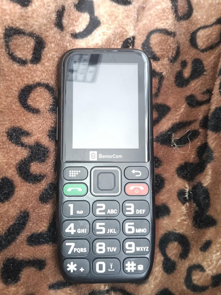 SeniorCom Seniorentelefoon - Eenvoudig in gebruik, Gebruikt, 3 tot 6 megapixel, Ophalen of Verzenden, Klassiek of Candybar