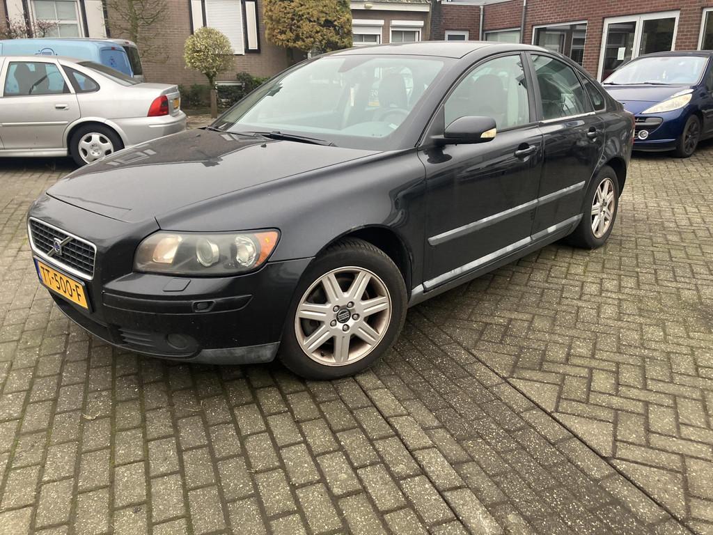 Volvo S40 2.4 Kinetic, Auto's, Volvo, Voorwielaandrijving, Stof, Gebruikt, 700 kg