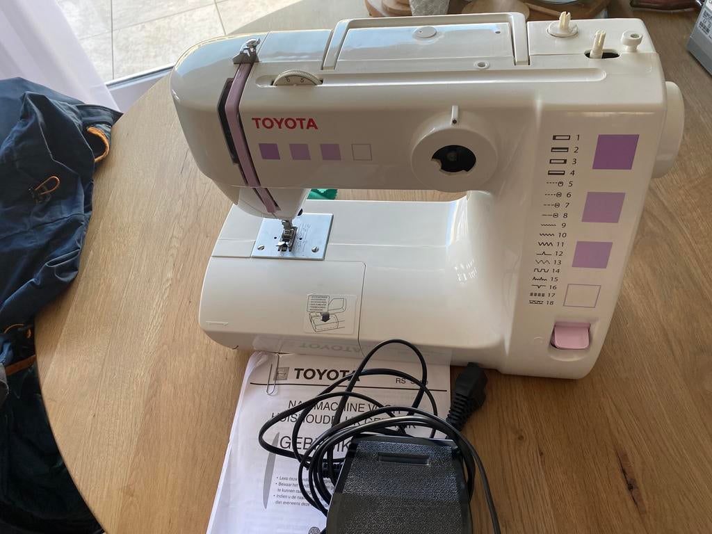 Toyota model FSL 18RS serie A, Verzenden, Gebruikt, Naaimachine, Overige merken