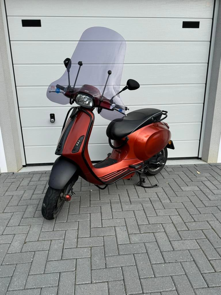 Vespa sprint vandaag ophalen, Fietsen en Brommers, Scooters | Vespa, Ophalen of Verzenden, Zo goed als nieuw, Benzine