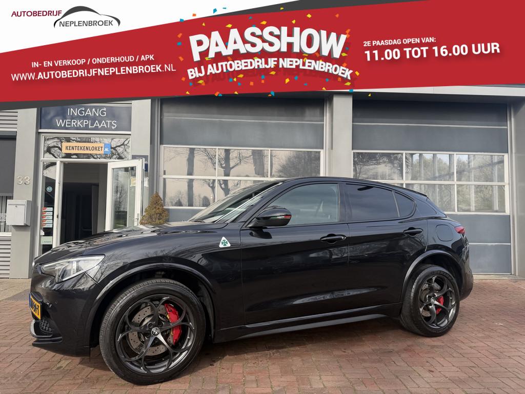 Alfa Romeo Stelvio 2.9 V6 AWD Quadrifoglio 510 PK Adaptive C, Auto's, Automaat, Gebruikt, 510 pk, Zwart