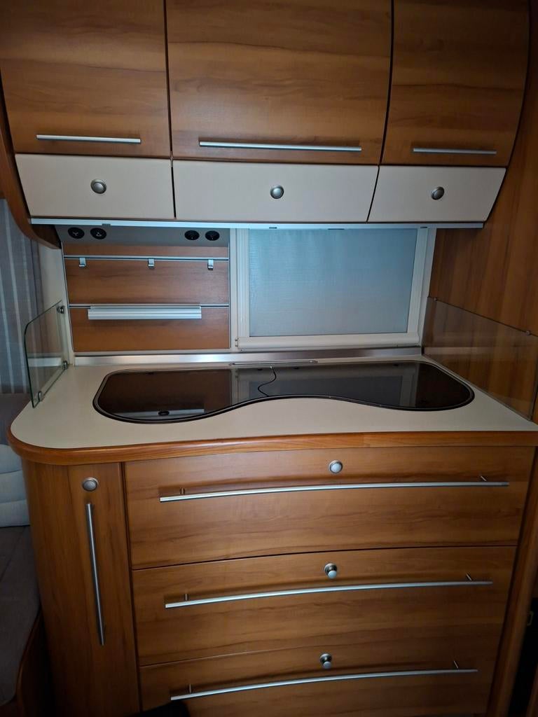 Fendt Diamant 2012 met mover, airco en Isabella voortent, Rondzit, Frans bed, Particulier, Fendt