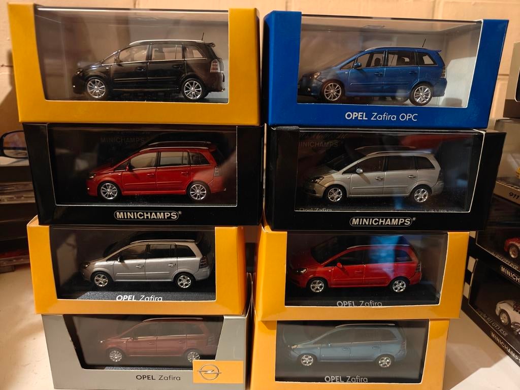 Minichamps Opel Zafira B OPC en gewoon 1/43, Hobby en Vrije tijd, Ophalen of Verzenden, Zo goed als nieuw, Auto, MiniChamps