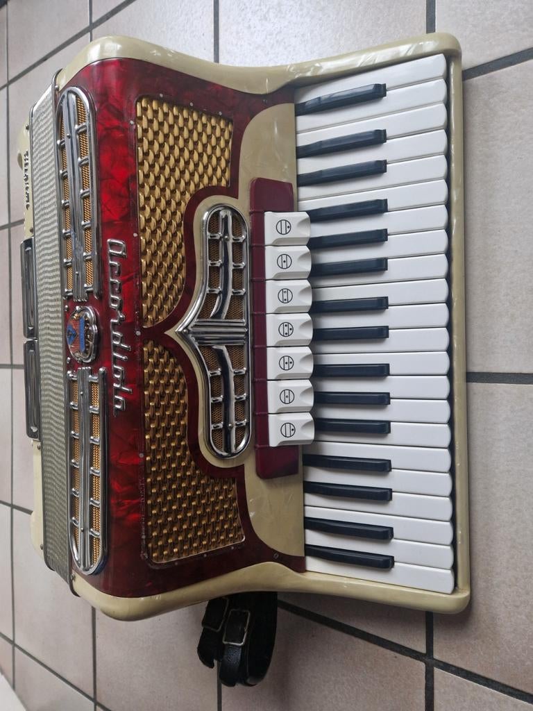 Accordiola mignon, Muziek en Instrumenten, Accordeons, Ophalen of Verzenden, Gebruikt, 80-bas, Accordiola