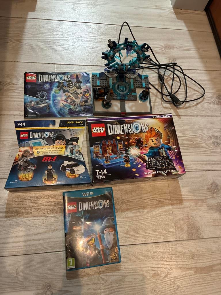 LEGO Dimensions Wii U Starter Pack + Level & Story Packs, Spelcomputers en Games, Games | Nintendo Wii, Zo goed als nieuw, Avontuur en Actie