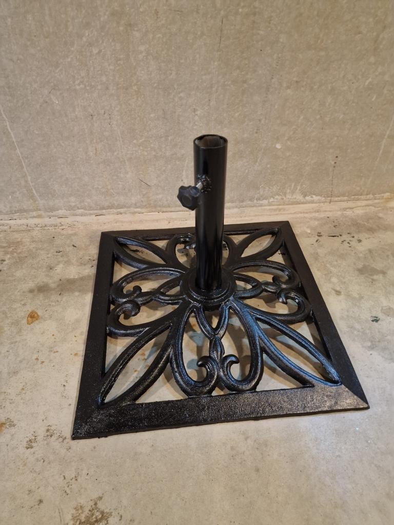 Gietijzeren Parasolvoet., Tuin en Terras, Ophalen, Gebruikt, Minder dan 1 meter, Parasolvoet