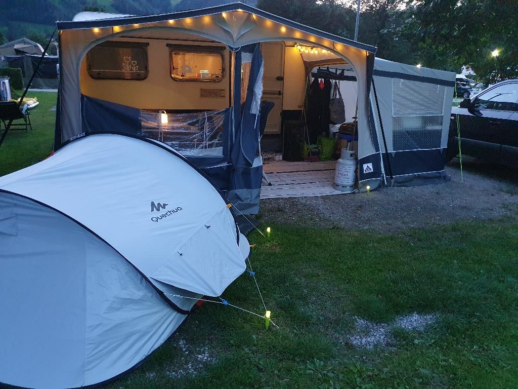 Adria caravan, Caravans en Kamperen, 75 kg, 2 aparte bedden, Treinzit, Particulier