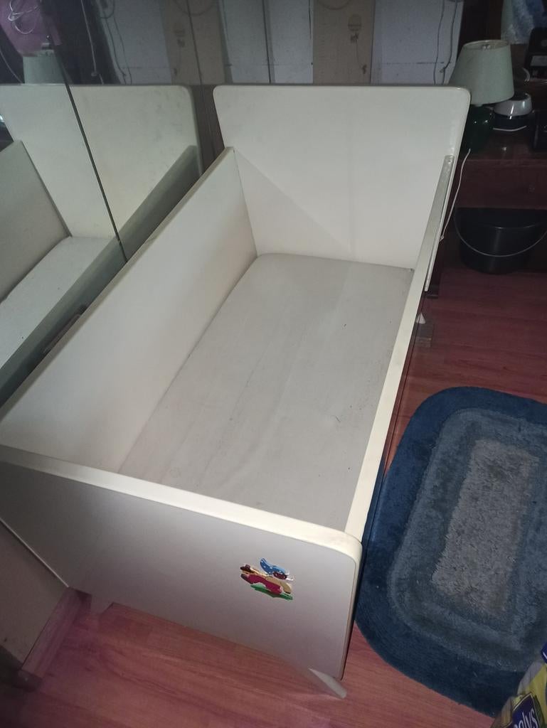 Schattig vintage ledikantje, Kinderen en Baby's, Babywiegjes en Ledikanten, Ophalen, Gebruikt