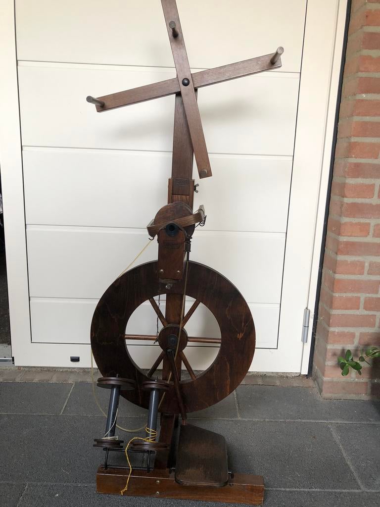 Louet spinnenwiel VERKOCHT, Hobby en Vrije tijd, Spinnewielen en Spinnen, Ophalen of Verzenden, Zo goed als nieuw, Spinwol