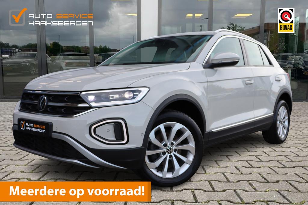 Volkswagen T-Roc 1.5 TSI Style | Camera | ACC | DAB |, 1258 kg, Zwart, 4 cilinders, 150 pk