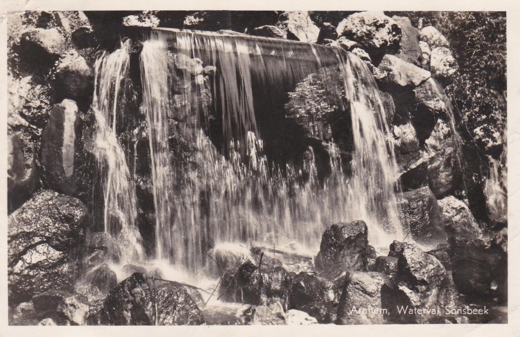GA1563 Arnhem waterval Sonsbeek 1956 Simmelink Neede, Verzenden, 1940 tot 1960, Gelopen, Gelderland