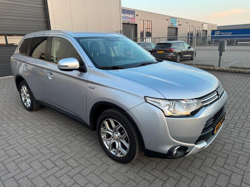 Mitsubishi Outlander 2.0 PHEV Business Edition X-Line, 4 cilinders, Vierwielaandrijving, Hybride Elektrisch/Benzine, SUV of Terreinwagen