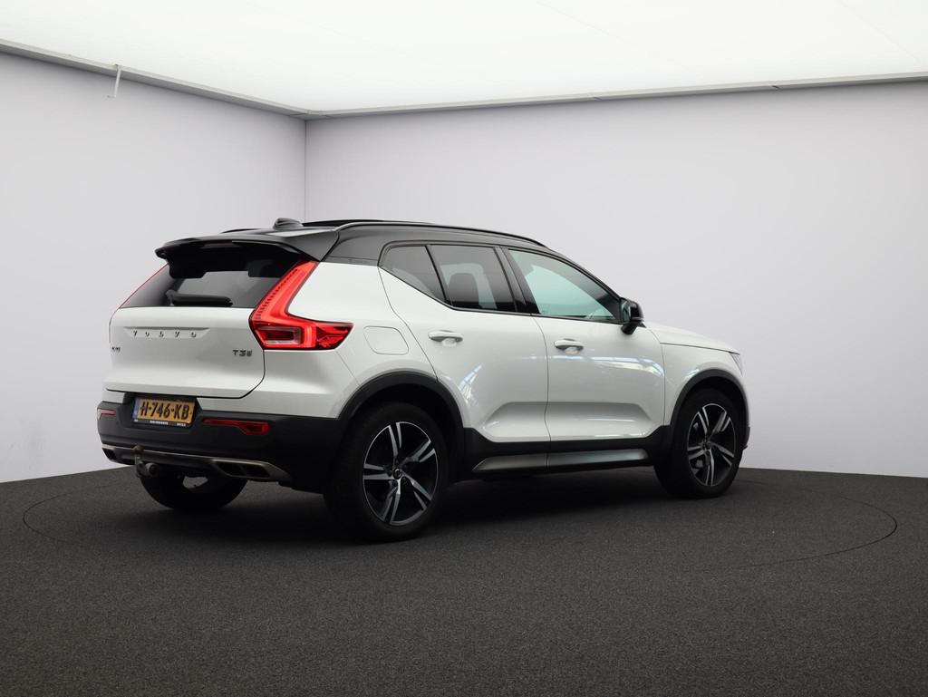 Volvo XC40 T3 Automaat R-Design / Trekhaak / Pan. dak / 360, Gebruikt, Euro 6, Origineel Nederlands, SUV of Terreinwagen
