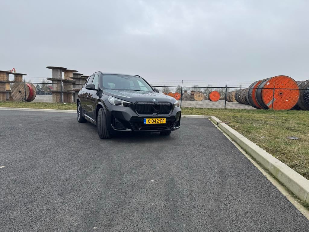 BMW iX1 Xdrive30e met panoroamdak en trekhaak, Auto's, BMW, Particulier, iX1, 4x4, ABS, Achteruitrijcamera, Adaptive Cruise Control