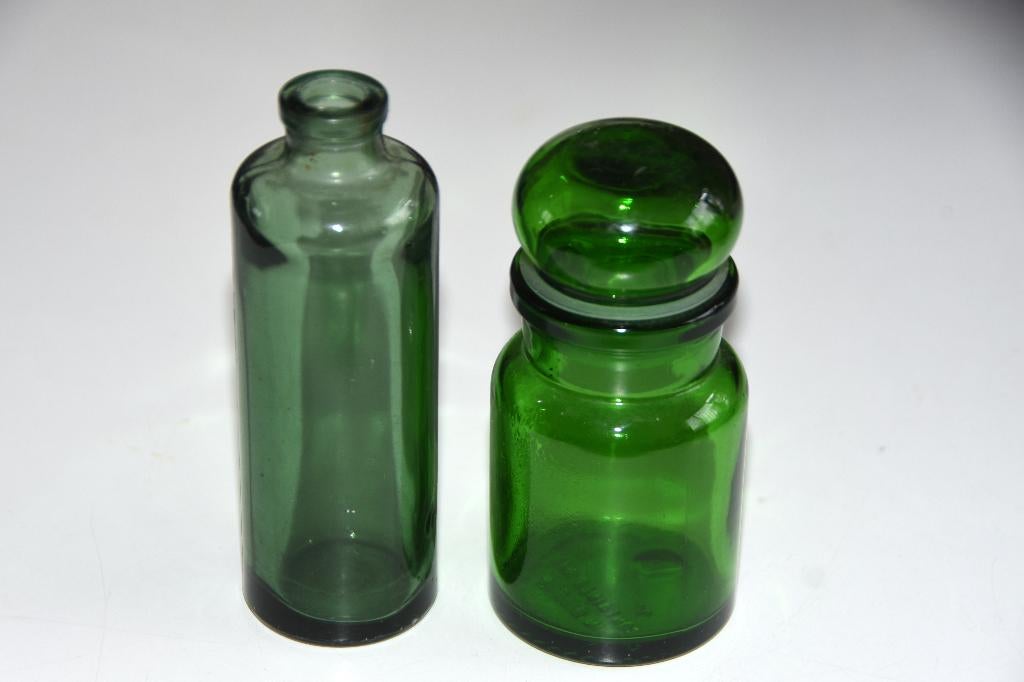 2 vintage groene glazen flesjes apothekerspot stopfles, Antiek en Kunst, Antiek | Glas en Kristal, Verzenden