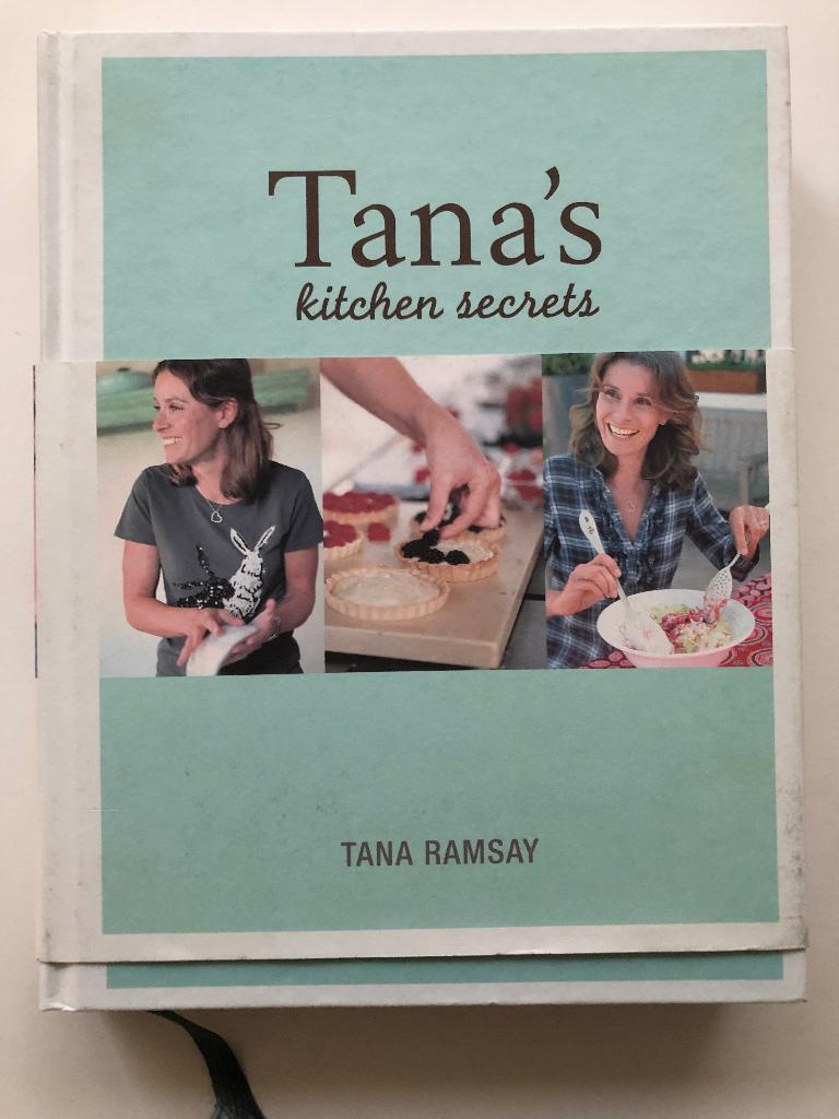 Tana's Kitchen Secrets, Boeken, Kookboeken, Zo goed als nieuw, Voorgerechten en Soepen, Hoofdgerechten, Taart, Gebak en Desserts