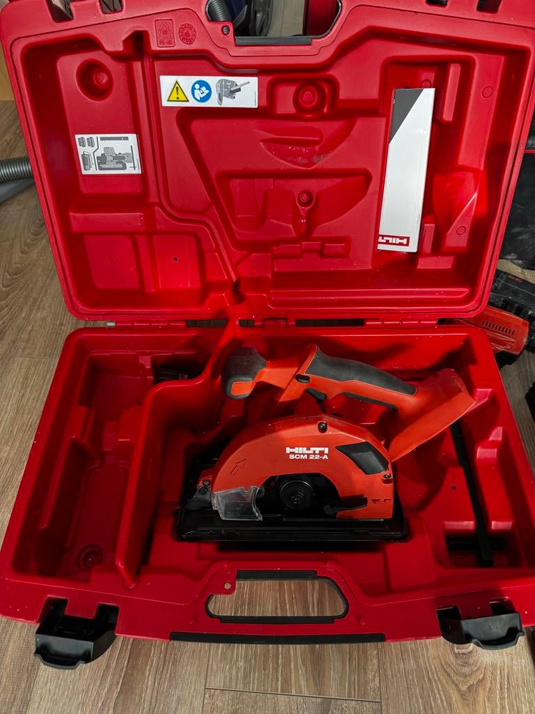 Hilti Cirkelzaag Oud Model met Geleiderail en Tas, Gebruikt, Cirkelzaag, Ophalen of Verzenden, 30 tot 70 mm