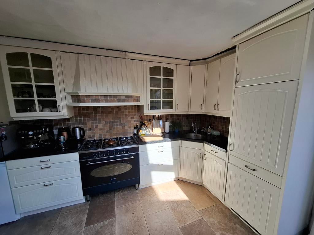 Complete Nuva keuken met apparatuur, Huis en Inrichting, Keuken | Complete keukens, Gebruikt, Hoekkeuken, Crème, Graniet of Steen