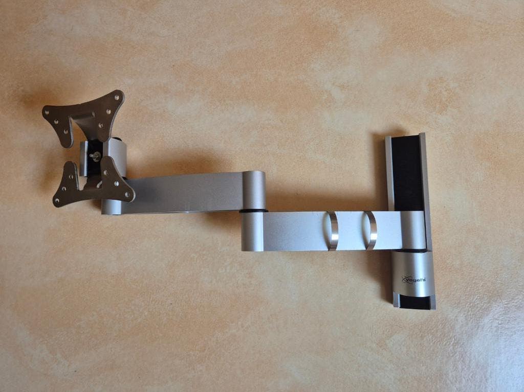 Vogels TV Muurbeugel, Audio, Tv en Foto, Televisiebeugels, Zo goed als nieuw, Ophalen of Verzenden