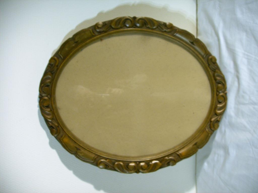 Ovale houten lijst met glas, Huis en Inrichting, Woonaccessoires | Lijsten, Zo goed als nieuw, Minder dan 50 cm, 50 tot 75 cm