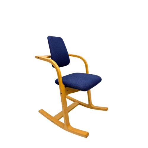 Stokke Pendulum schommelstoel - Peter Opsvik - Donkerblauw, Huis en Inrichting, Stoelen, Zo goed als nieuw, Eén, Hout, Blauw, Ophalen of Verzenden