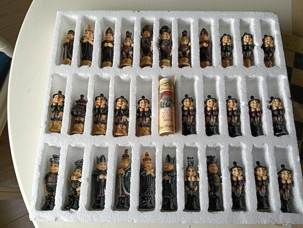 Schaakspel Volk van Laaf ( efteling), Hobby en Vrije tijd, Gezelschapsspellen | Bordspellen, Een of twee spelers, Ophalen, Zo goed als nieuw