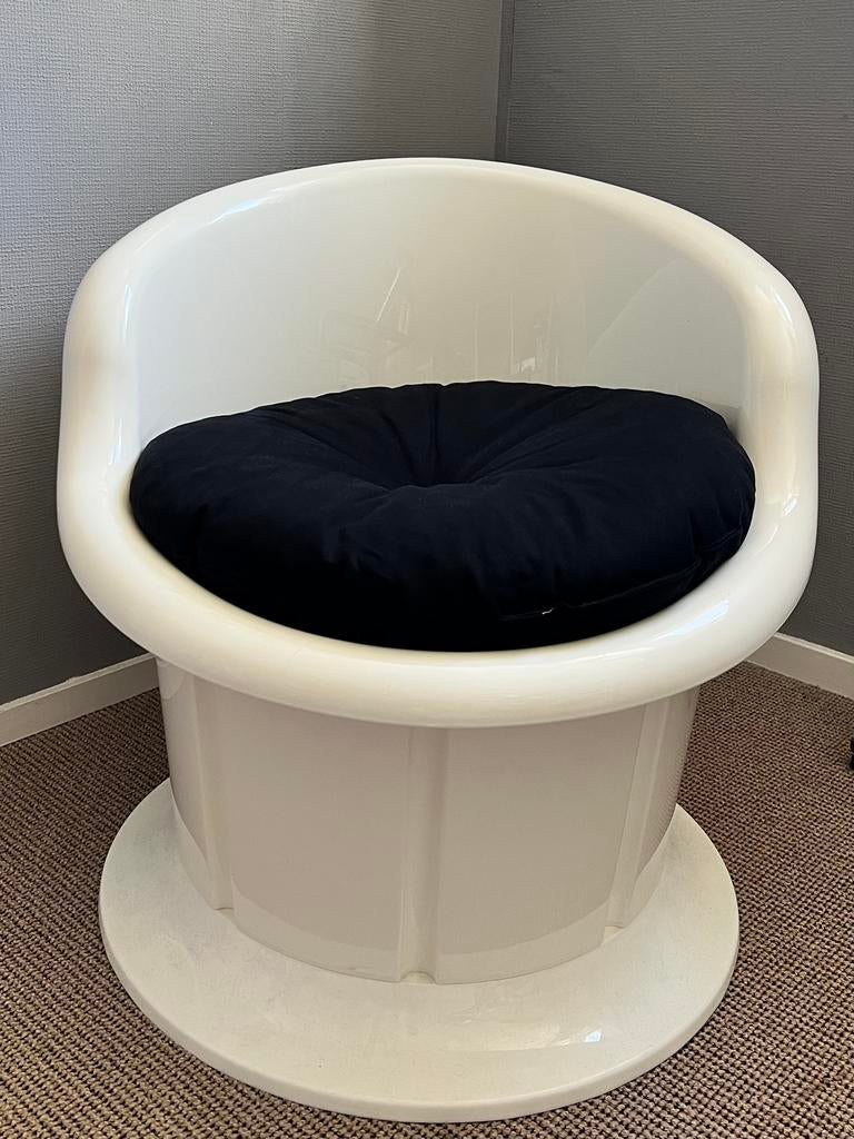 Kunststof kuipstoel kinderkamer, Ophalen, Zo goed als nieuw, Stoel(en)