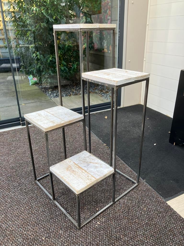 Planten standaard, Ophalen, Zo goed als nieuw