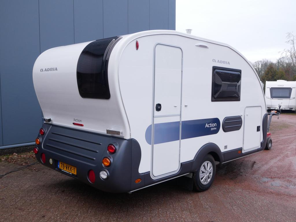 Adria Action 391 PH Incl. Unico Verona, Caravans en Kamperen, Caravans, Schokbreker, Bedrijf, Treinzit, Adria
