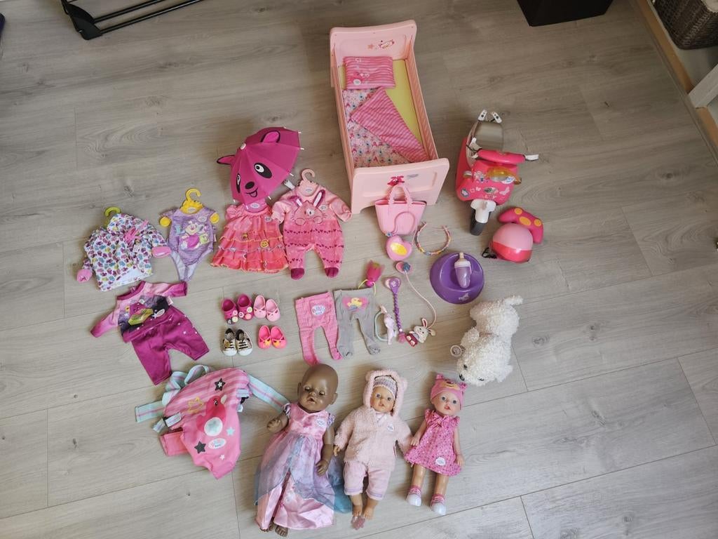 Grote BabyBorn set met poppen, kleding en accessoires, Kinderen en Baby's, Speelgoed | Poppen, Ophalen, Zo goed als nieuw, Babypop