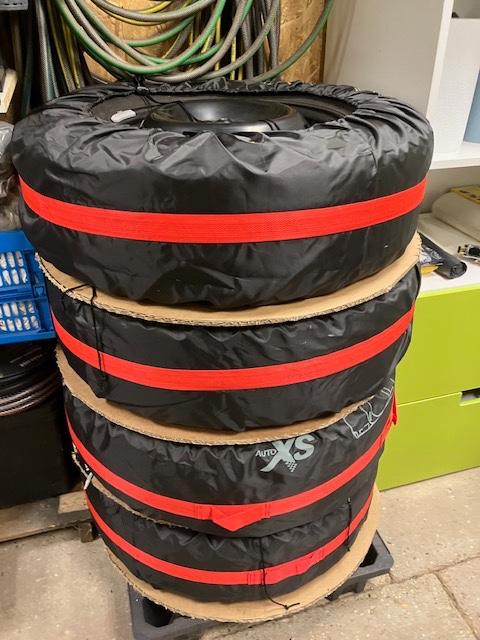 4 stuks Vredestein winterbanden NIET GEBRUIKT, Ophalen, Nieuw