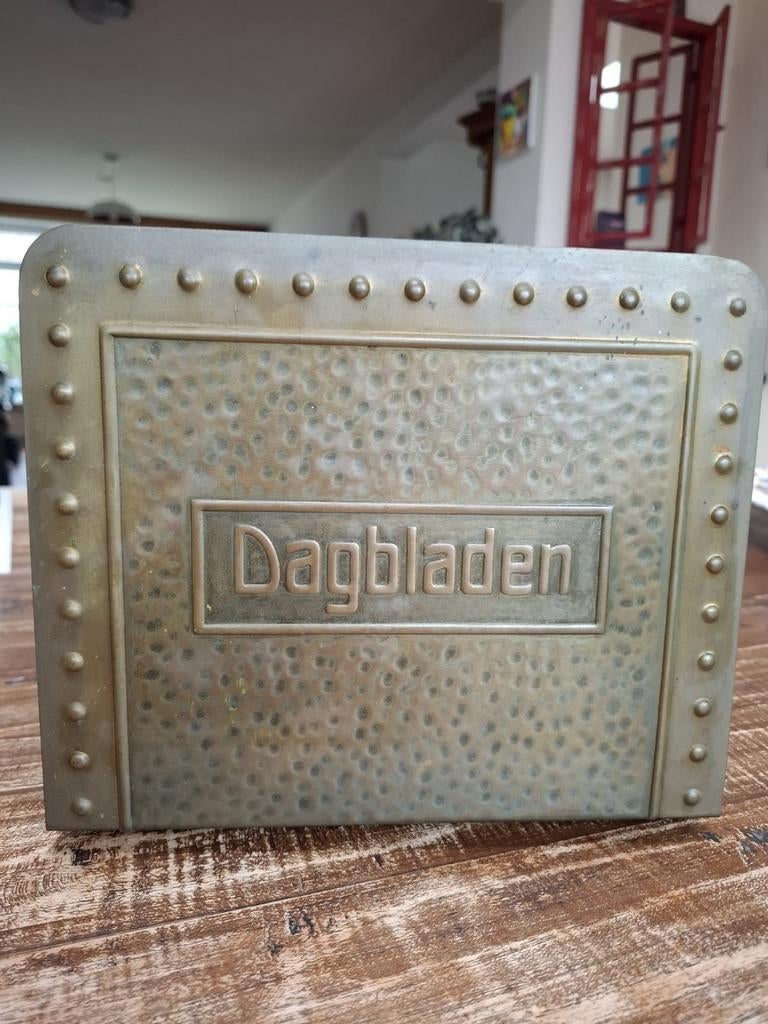 Antieke koperen dagbladhouder / krantenbak, Ophalen, Gebruikt