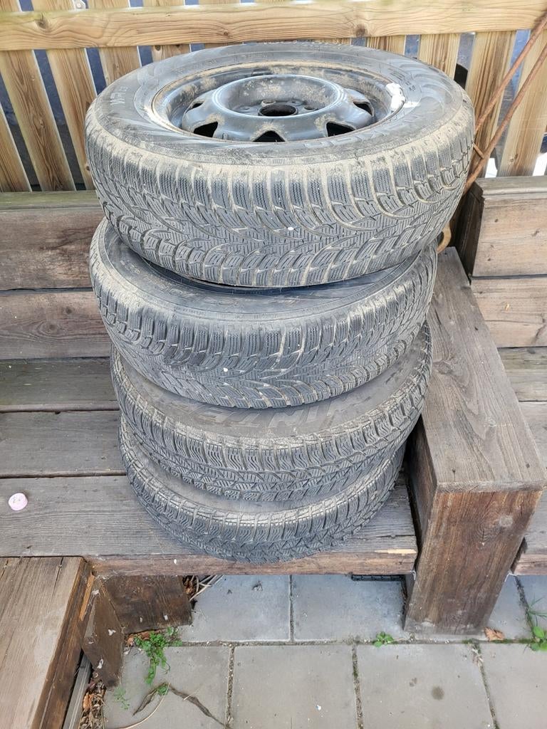 Audi 100 velgen met banden, Ophalen