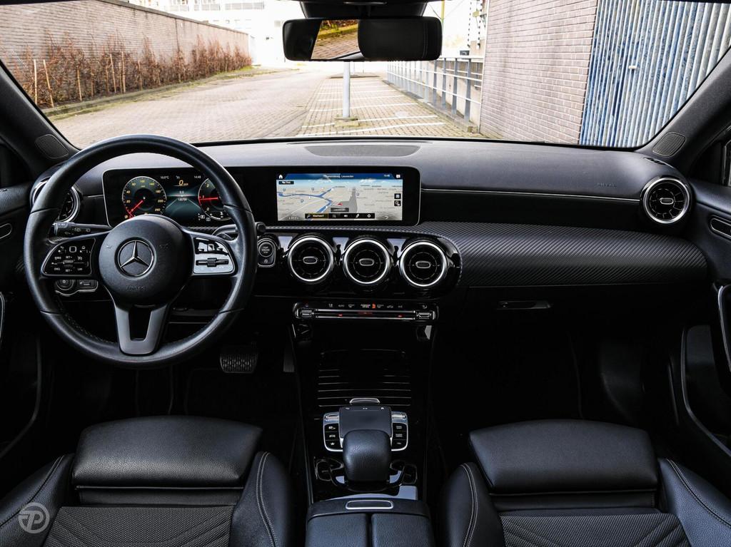 Mercedes-Benz A-klasse 180 d Launch Edition Widescreen Camer, 1345 kg, Gebruikt, 4 cilinders, Origineel Nederlands