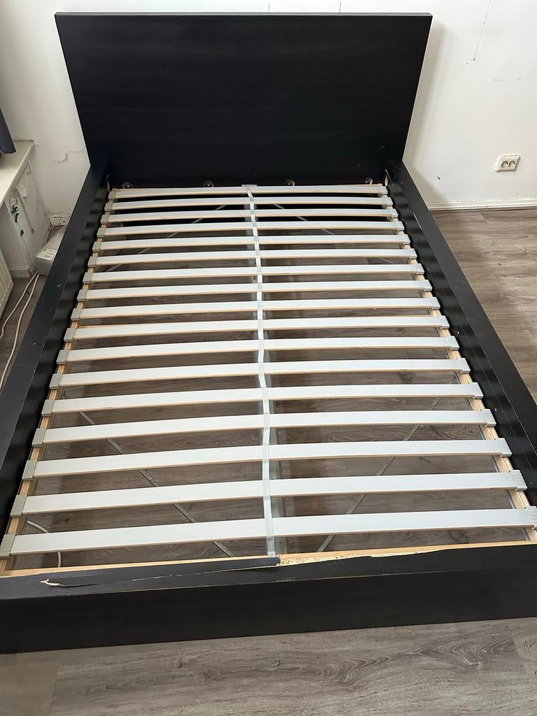 IKEA Malm bed 140cm, MOET WEG! Verhoogd, met lattenbodem, Ophalen, Gebruikt, Zwart, Tweepersoons