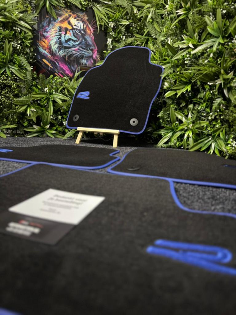 Vw Polo custom automatten, Ophalen of Verzenden, Zo goed als nieuw