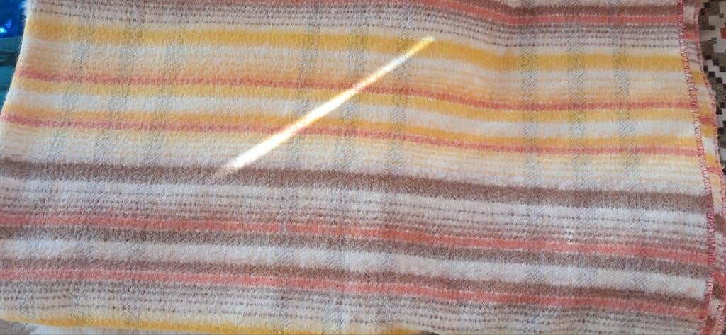 Wollen deken zalmroze geel bruin retro, Ophalen of Verzenden, Nederland