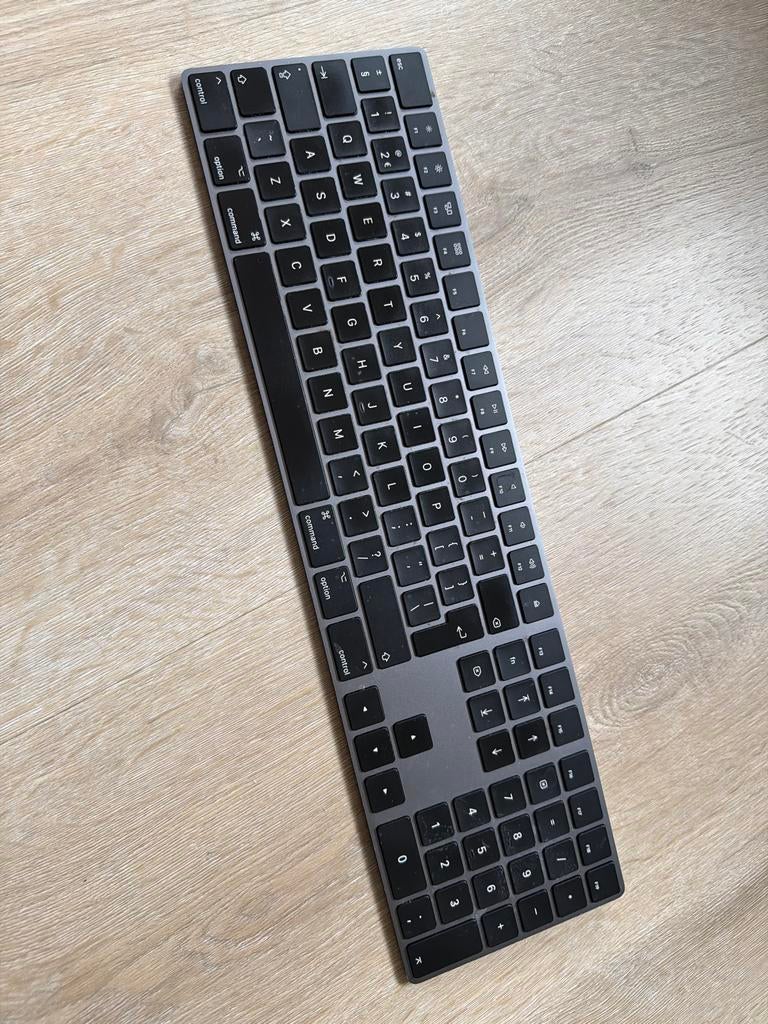 Apple Magic Keyboard met numeriek toetsenbord - Space Gray, Ophalen of Verzenden, Numeriek, Zo goed als nieuw, Draadloos