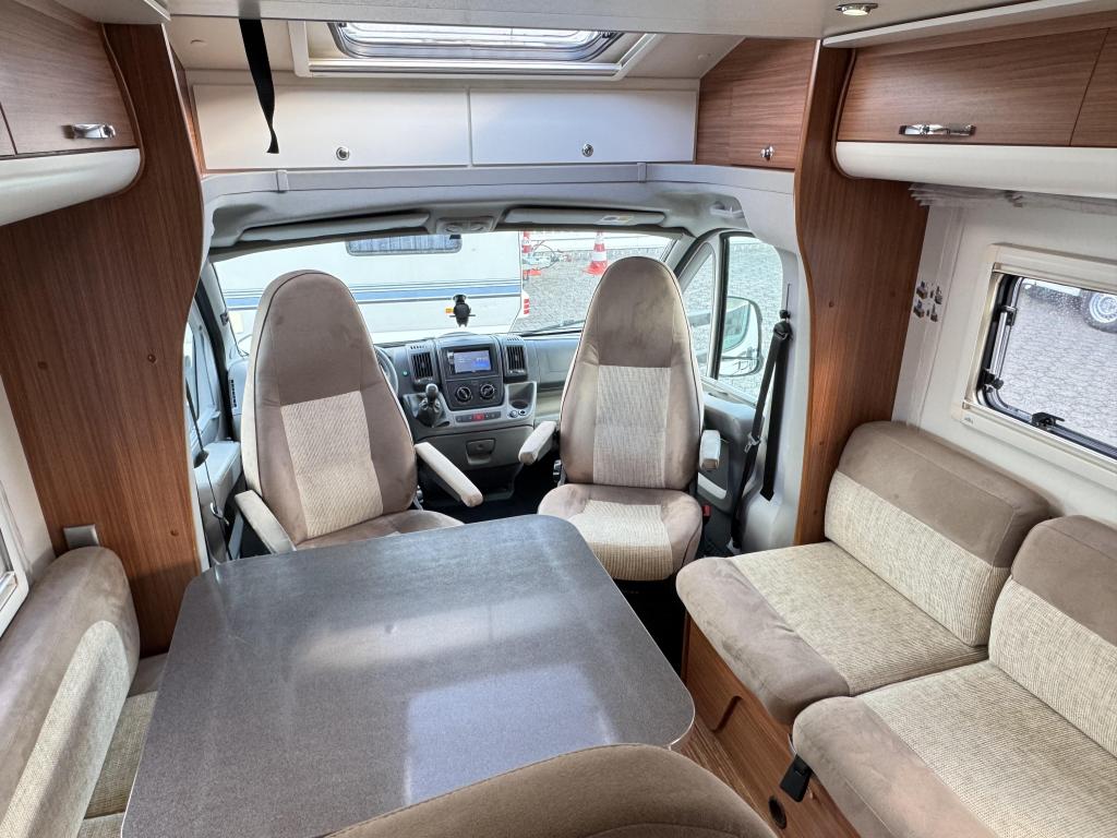 Adria Matrix 680 SP -5 pers-met hefbed, Caravans en Kamperen, Campers, Airbags, Ringverwarming, Fiat, 7 tot 8 meter