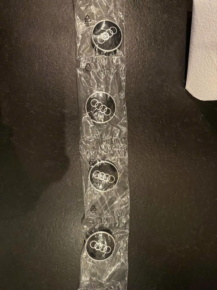 Audi naafkappen origineel. 4 stuks, Ophalen of Verzenden, Nieuw