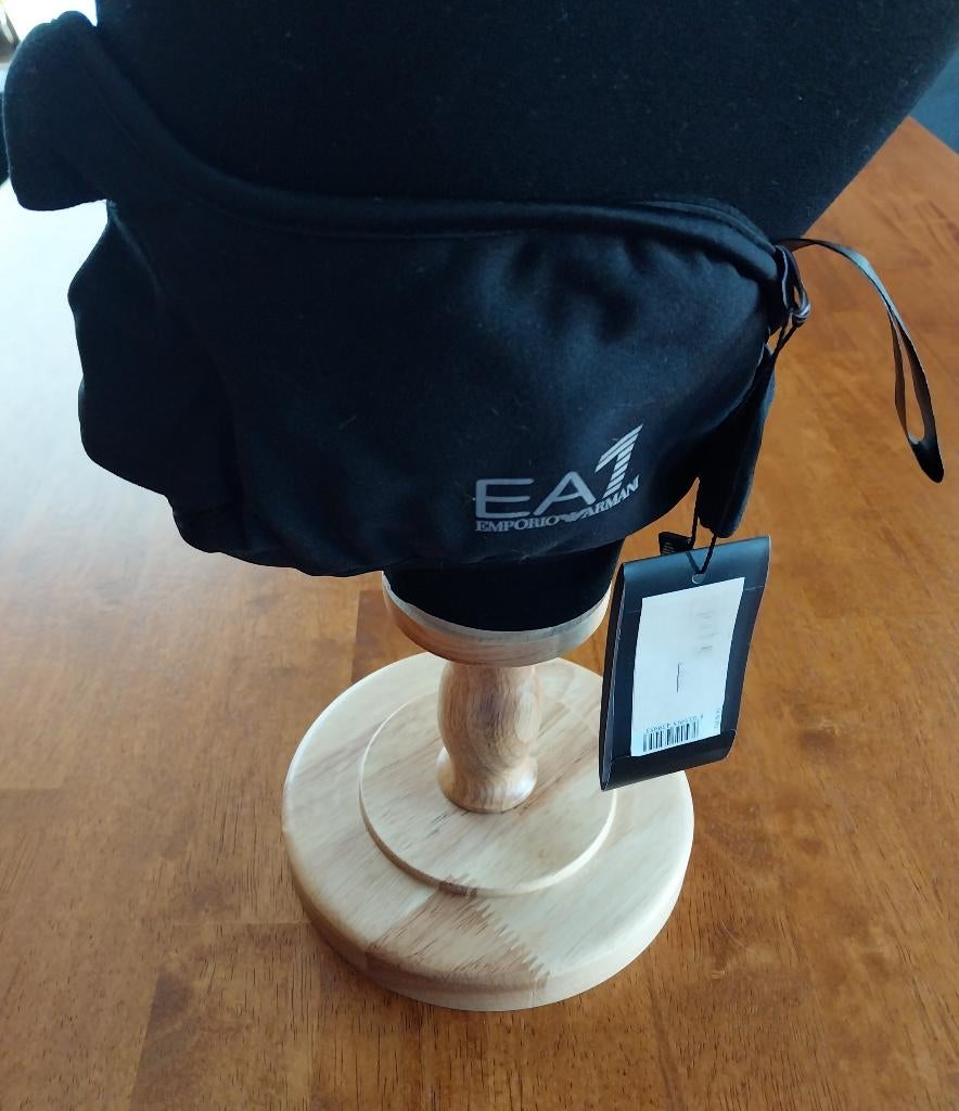 Emporio Armani gezichtsbedekking One Size, Ophalen of Verzenden, Nieuw, Overige maten, Muts