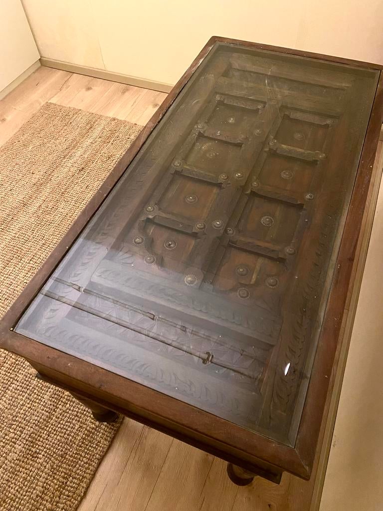 Unieke houten salontafel met glasplaat en lades, Ophalen, Gebruikt, 100 tot 150 cm, 50 tot 75 cm